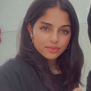 Meet your Posher, Seliya